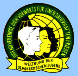 Emblem des WBDJ, in: Meyers Neues Lexikon, 2., vllig neu erarbeitete Auflage in 18 Bnden, Bd. 15, VEB Bibliographisches Institut, Leipzig 1977, S. 110, s.v. ''Weltbund der demokratischen Jugend''. (Abbildung bearbeitet)