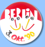 Anstecker anlsslich der Wiedervereinigungsfeier am 3.10.1990 in Berlin  (Bild: Dana Schieck)